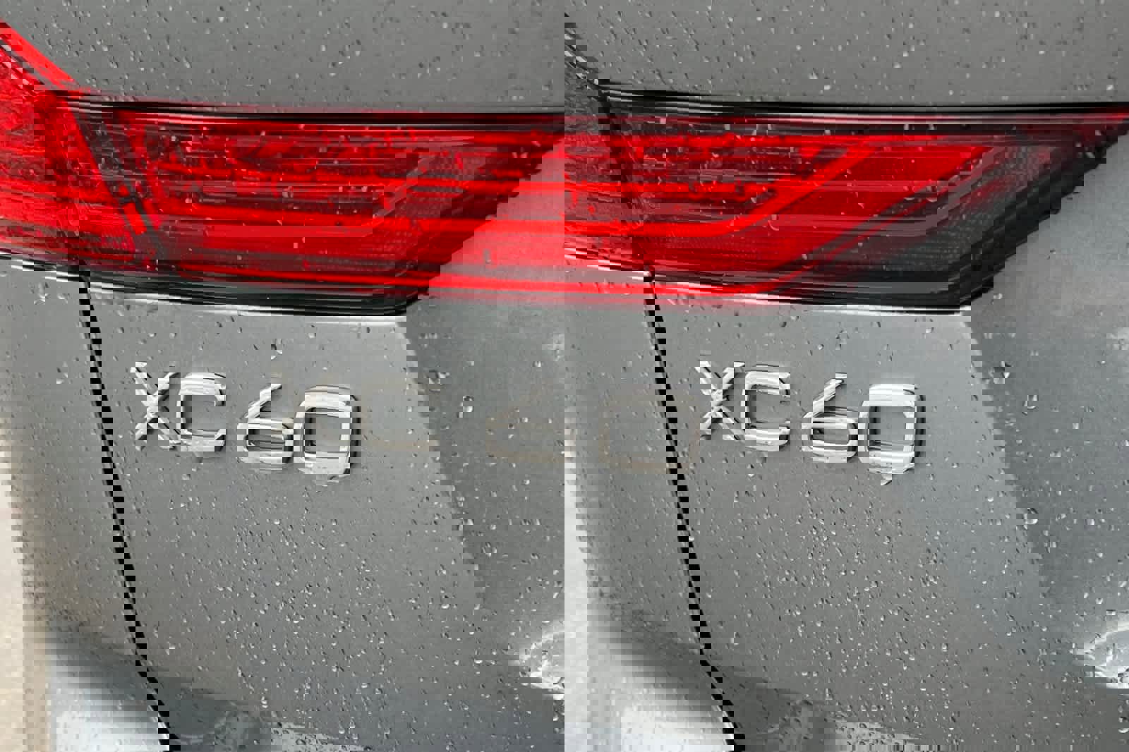 Used 2018 Volvo XC60 T6 Inscription w/ Luxury Seat Package image 21