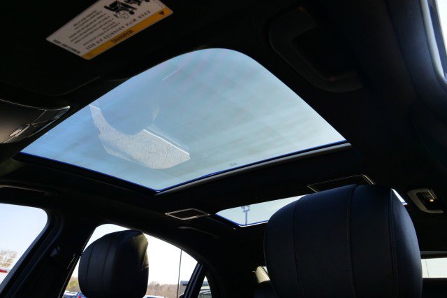 Used 2017 Mercedes-Benz S 550 4MATIC Sedan image 3