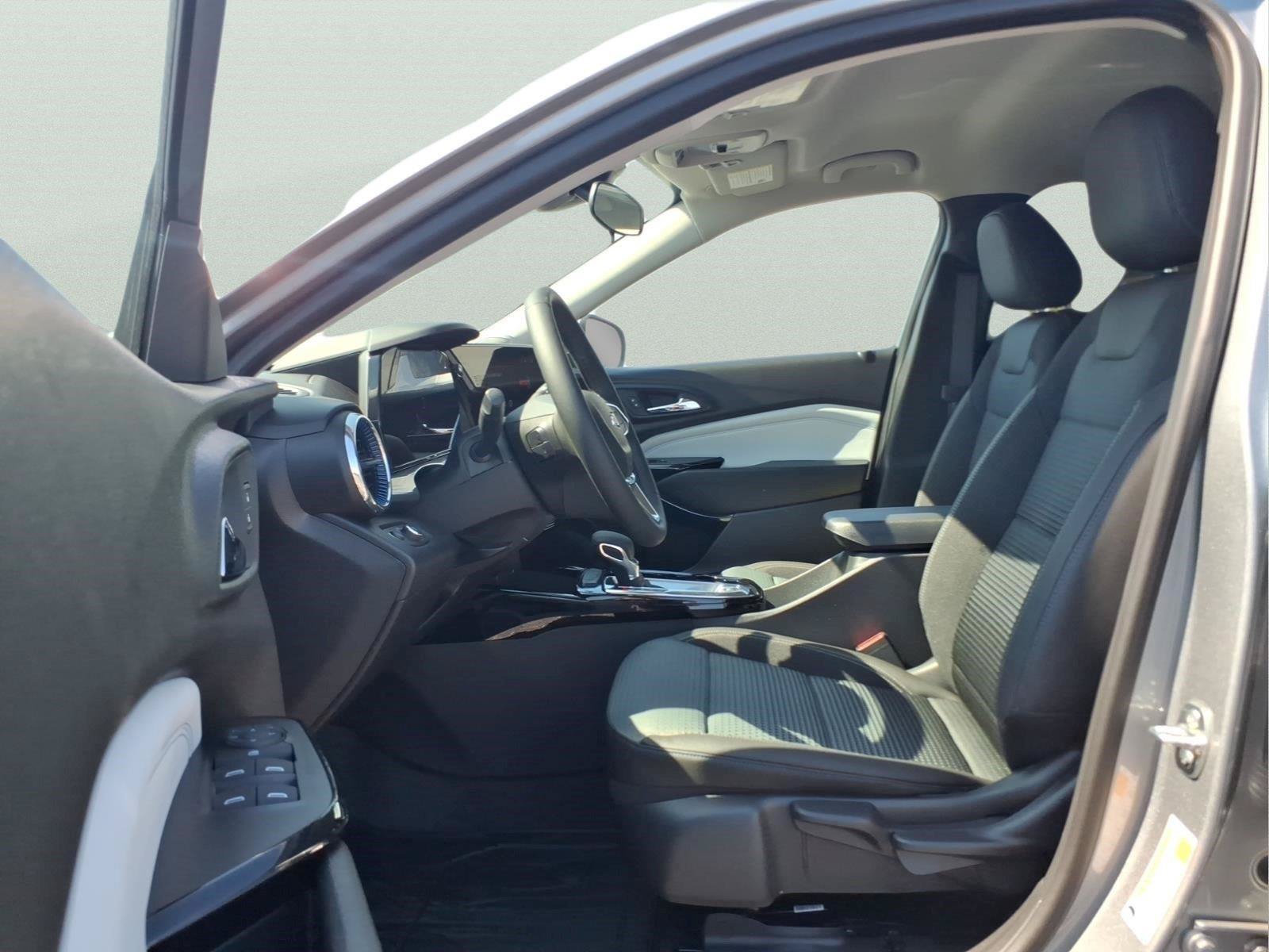 New 2026 Chevrolet Trax LT w/ Driver Confidence Package FWD image 14