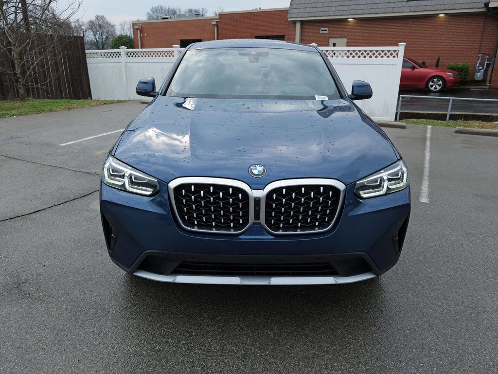 Used 2025 BMW X4 xDrive30i w/ Premium Package image 12