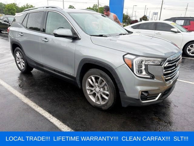Used 2024 GMC Terrain SLT FWD image 1