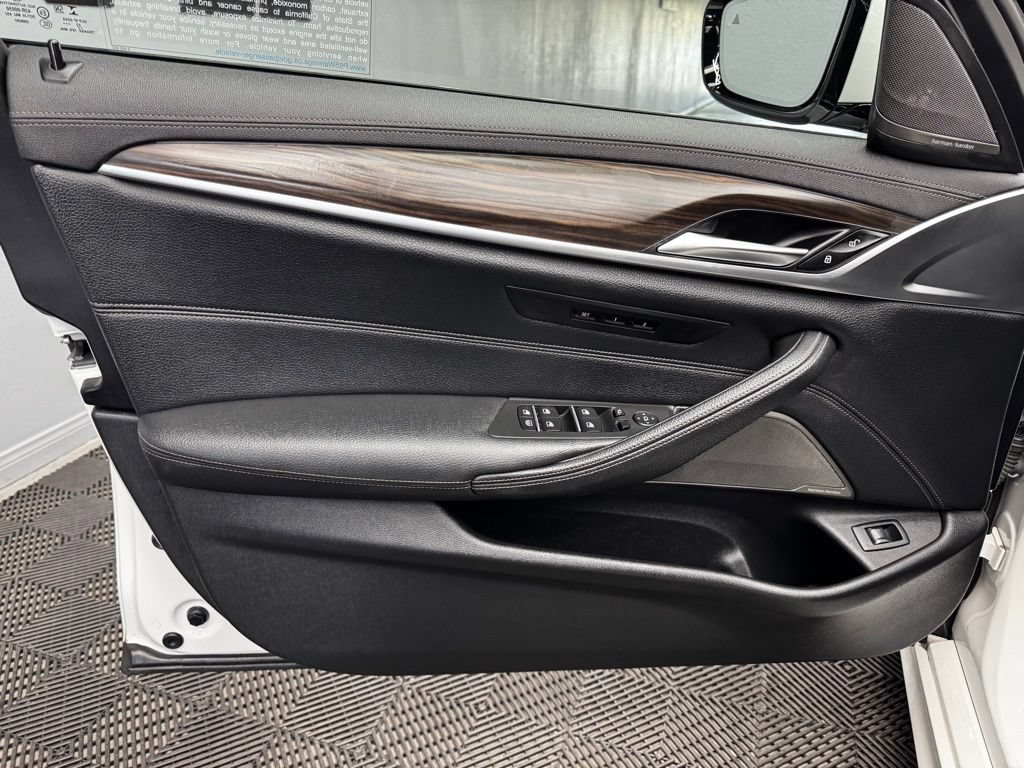 Used 2023 BMW M550i xDrive w/ Executive Package AWD/4WD image 38