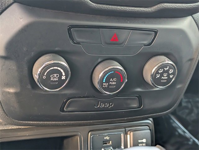 Used 2020 Jeep Renegade Sport w/ Sport Appearance Group image 18