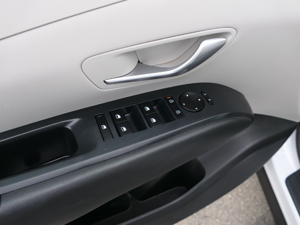 Used 2025 Hyundai Tucson SEL FWD image 12