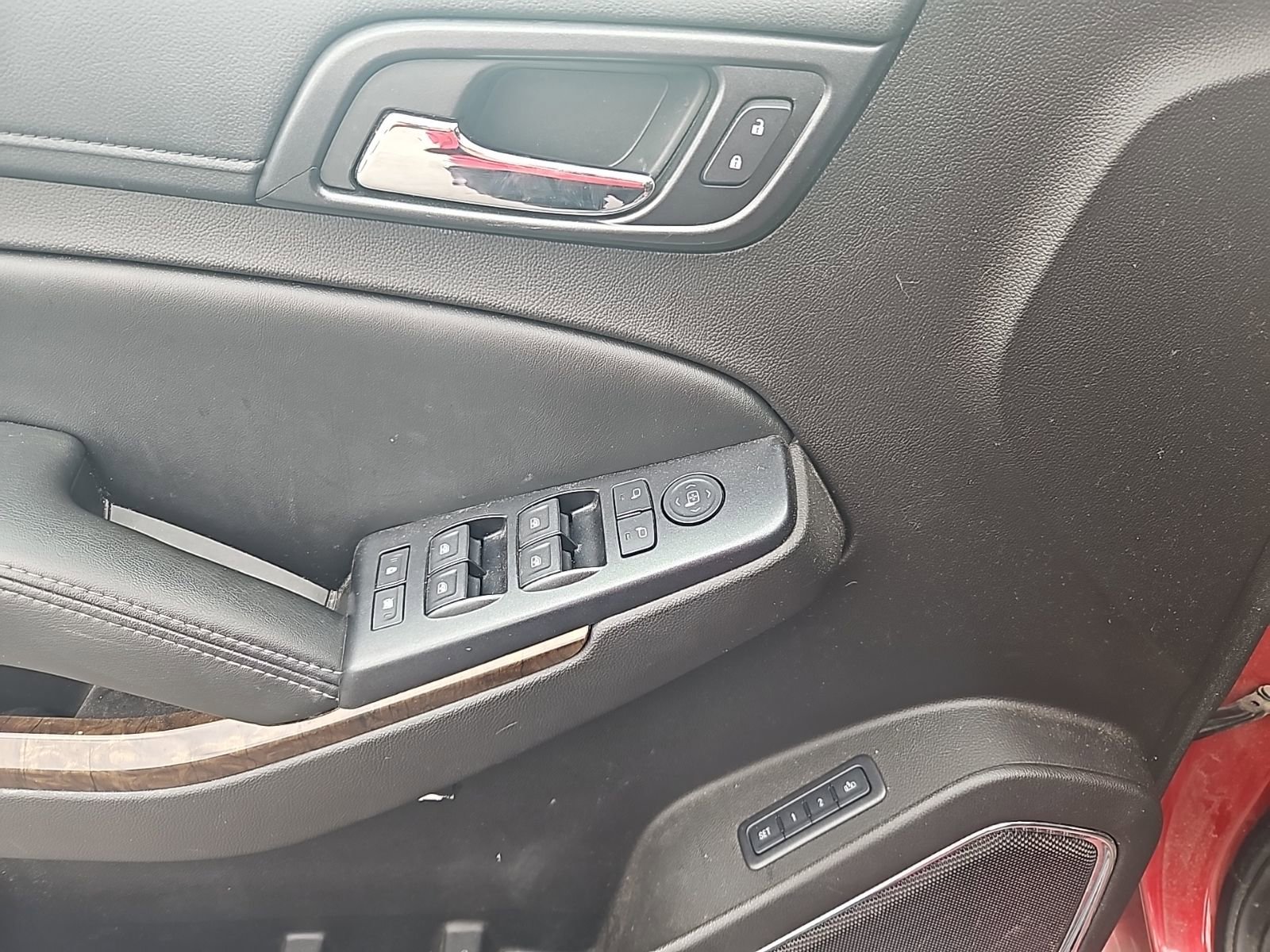 Used 2015 Chevrolet Tahoe LT image 15