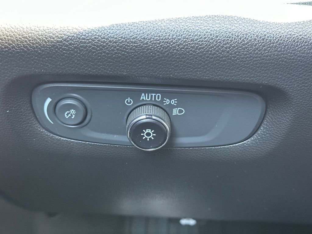 Used 2023 Chevrolet Traverse LT image 22