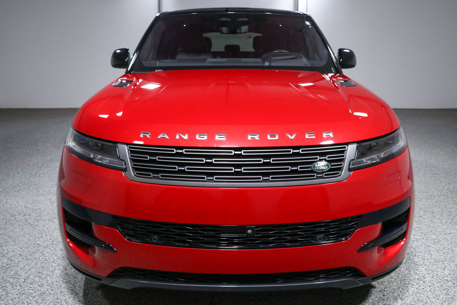 Used 2023 Land Rover Range Rover Sport SE AWD/4WD image 4