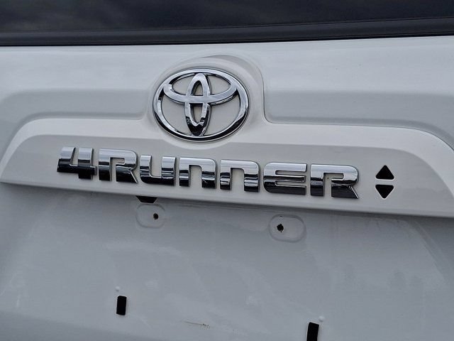 Used 2022 Toyota 4Runner SR5 Premium w/ Moonroof Package RWD image 35