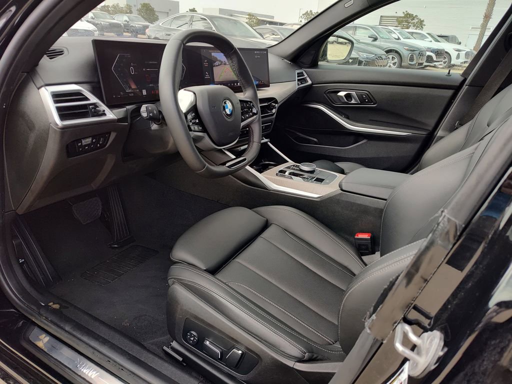 Used 2025 BMW 330i Sedan image 2