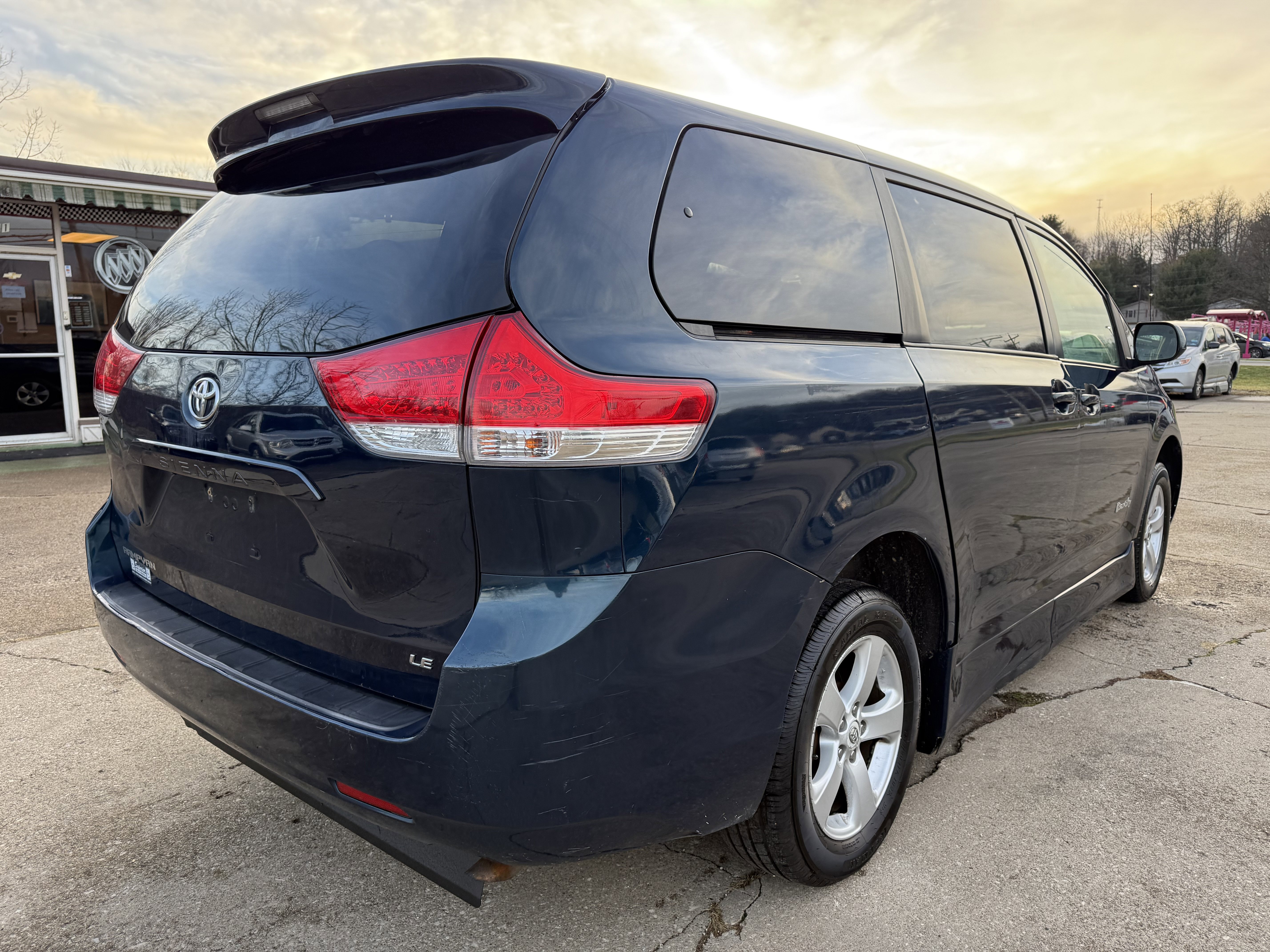 Used 2011 Toyota Sienna LE image 5