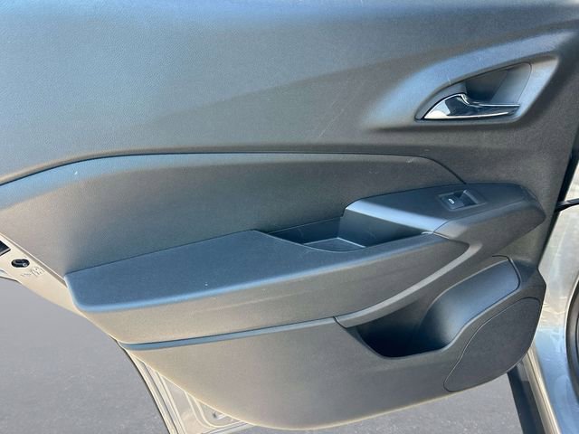 Used 2024 Chevrolet Trax RS w/ Sunroof Package image 17