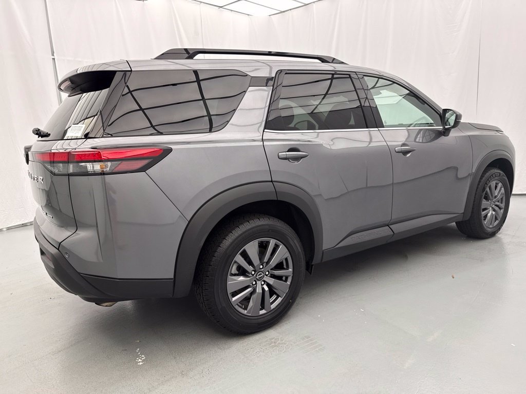 Used 2024 Nissan Pathfinder SV AWD/4WD image 13
