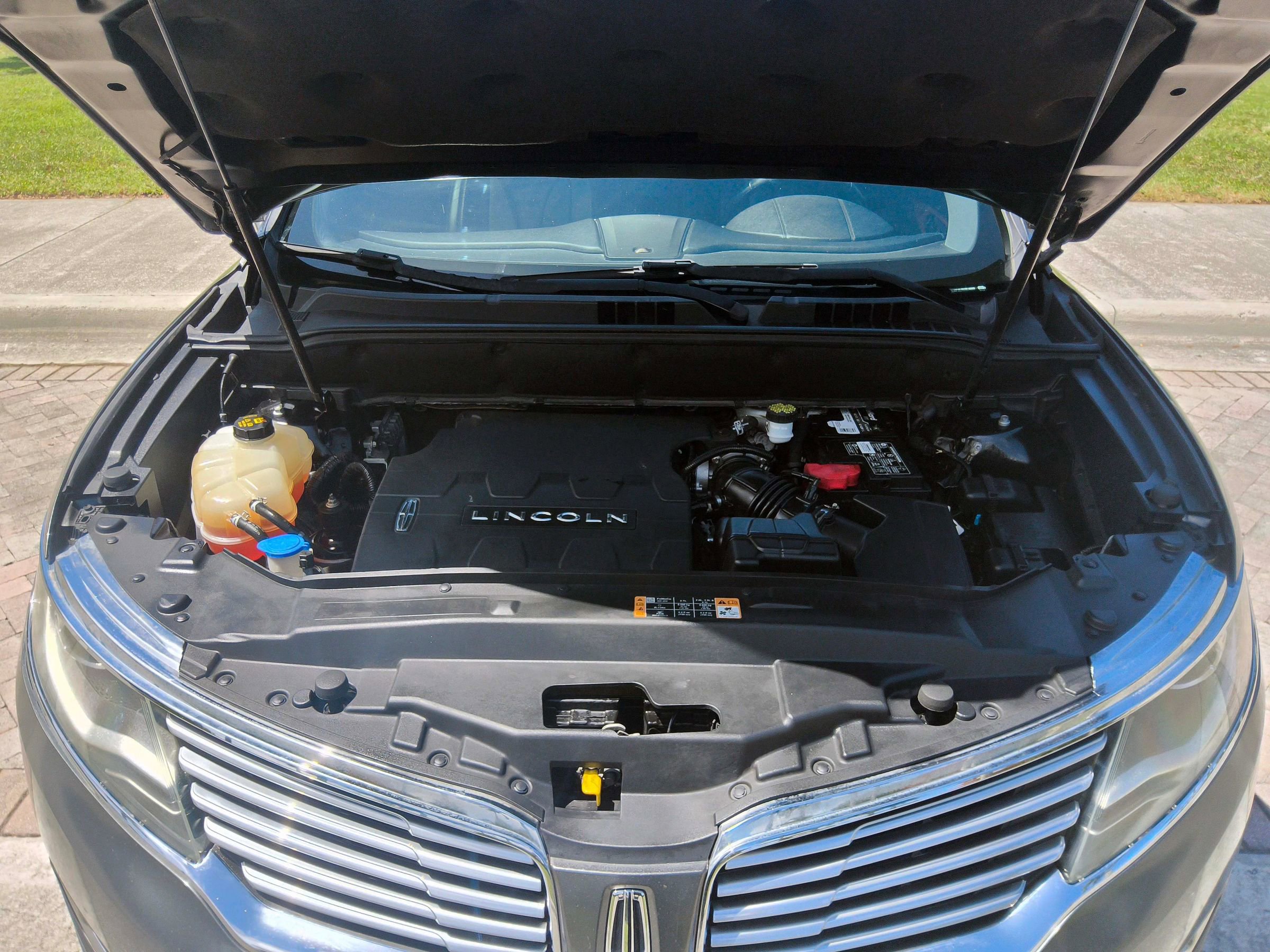 Used 2018 Lincoln MKX Reserve FWD image 38