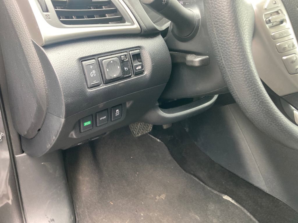 Used 2017 Nissan Sentra S FWD image 17