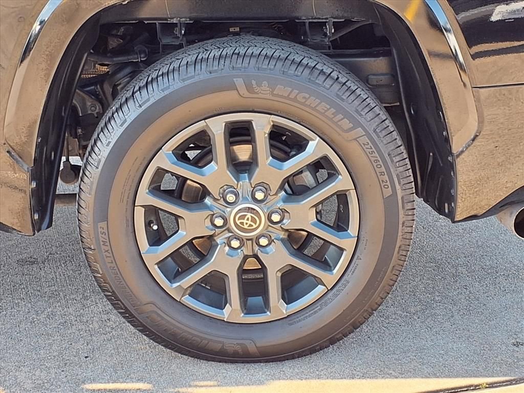 Used 2022 Toyota Tundra Platinum w/ Advanced Package image 31