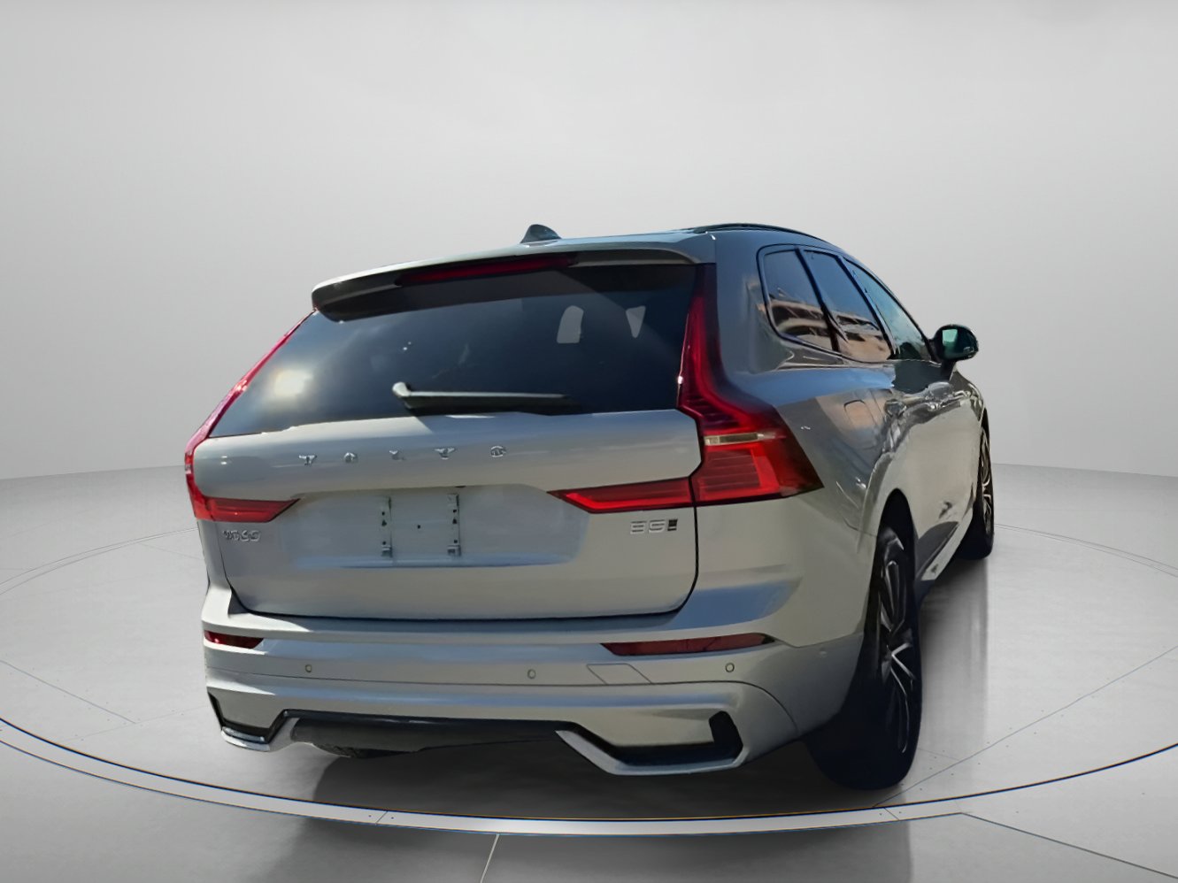 Used 2025 Volvo XC60 B5 Plus image 26