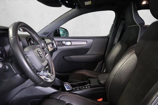 Used 2021 Volvo XC40 T5 R-Design image 21