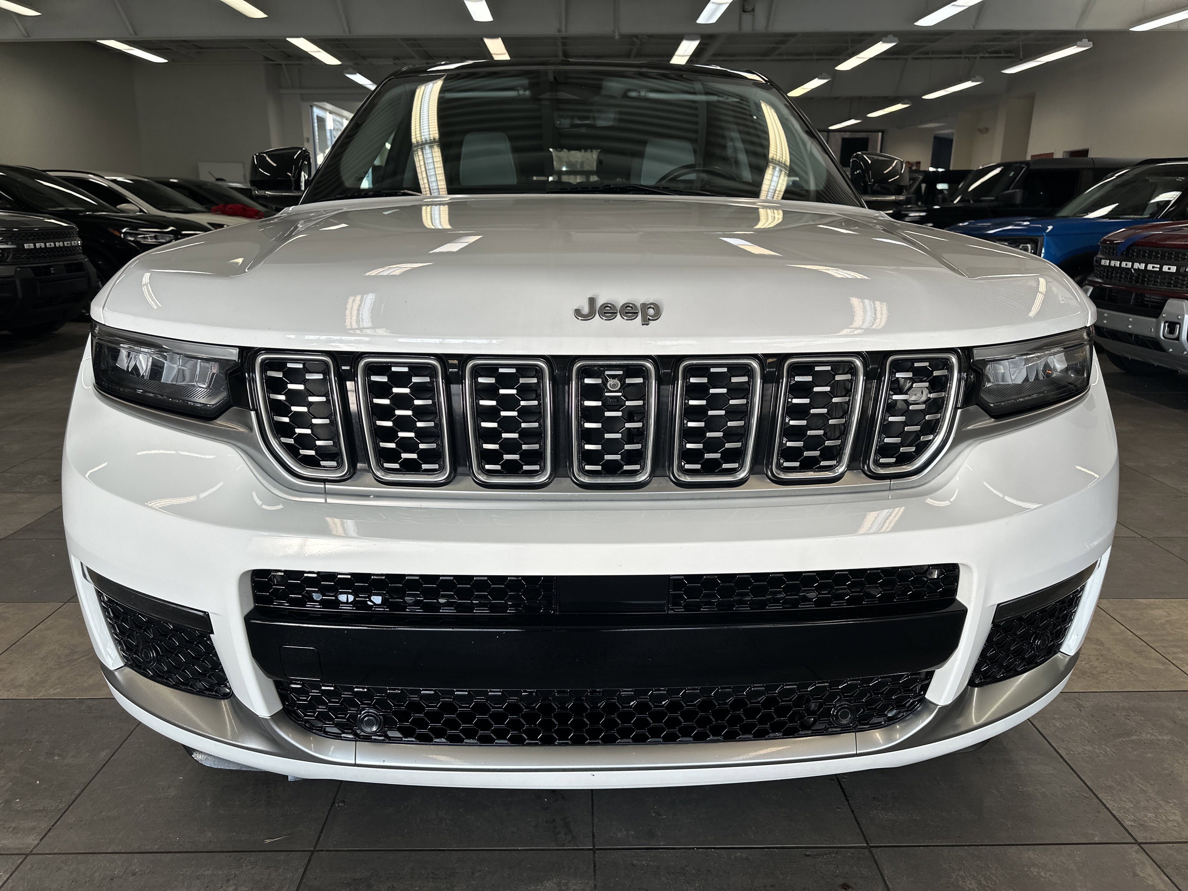 Used 2023 Jeep Grand Cherokee L Summit w/ Advanced Protech Group IV image 20