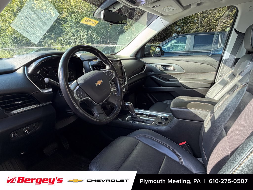 Used 2019 Chevrolet Traverse Premier w/ Redline Edition AWD/4WD image 3