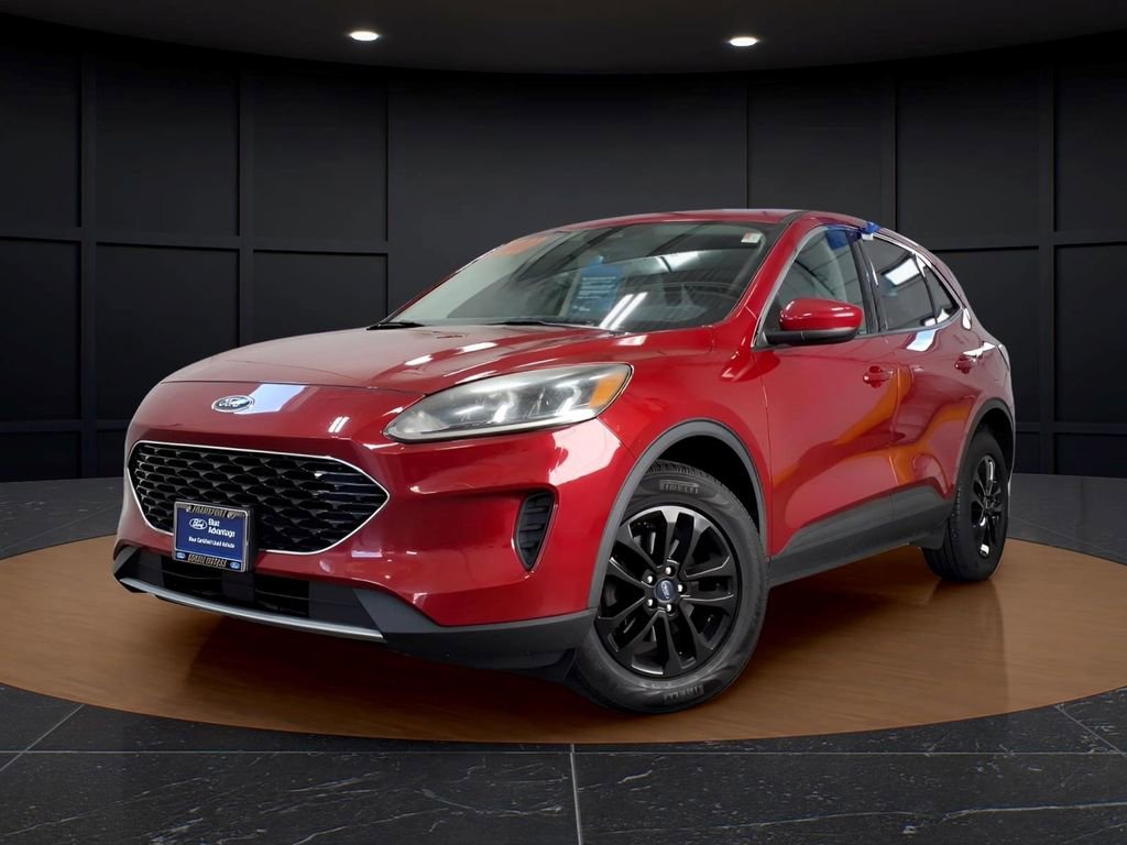 Used 2020 Ford Escape SE image 3