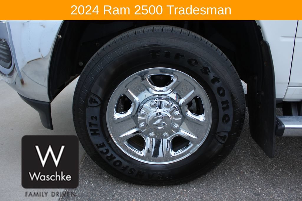 Used 2024 RAM 2500 Tradesman w/ Chrome Appearance Group AWD/4WD image 11