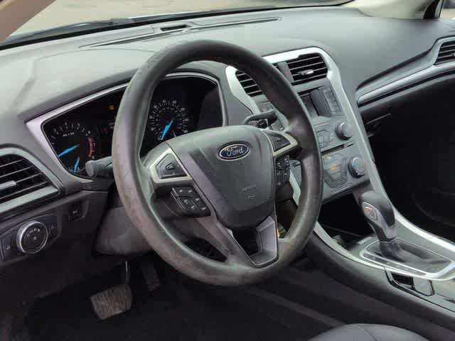 Used 2015 Ford Fusion SE FWD image 10