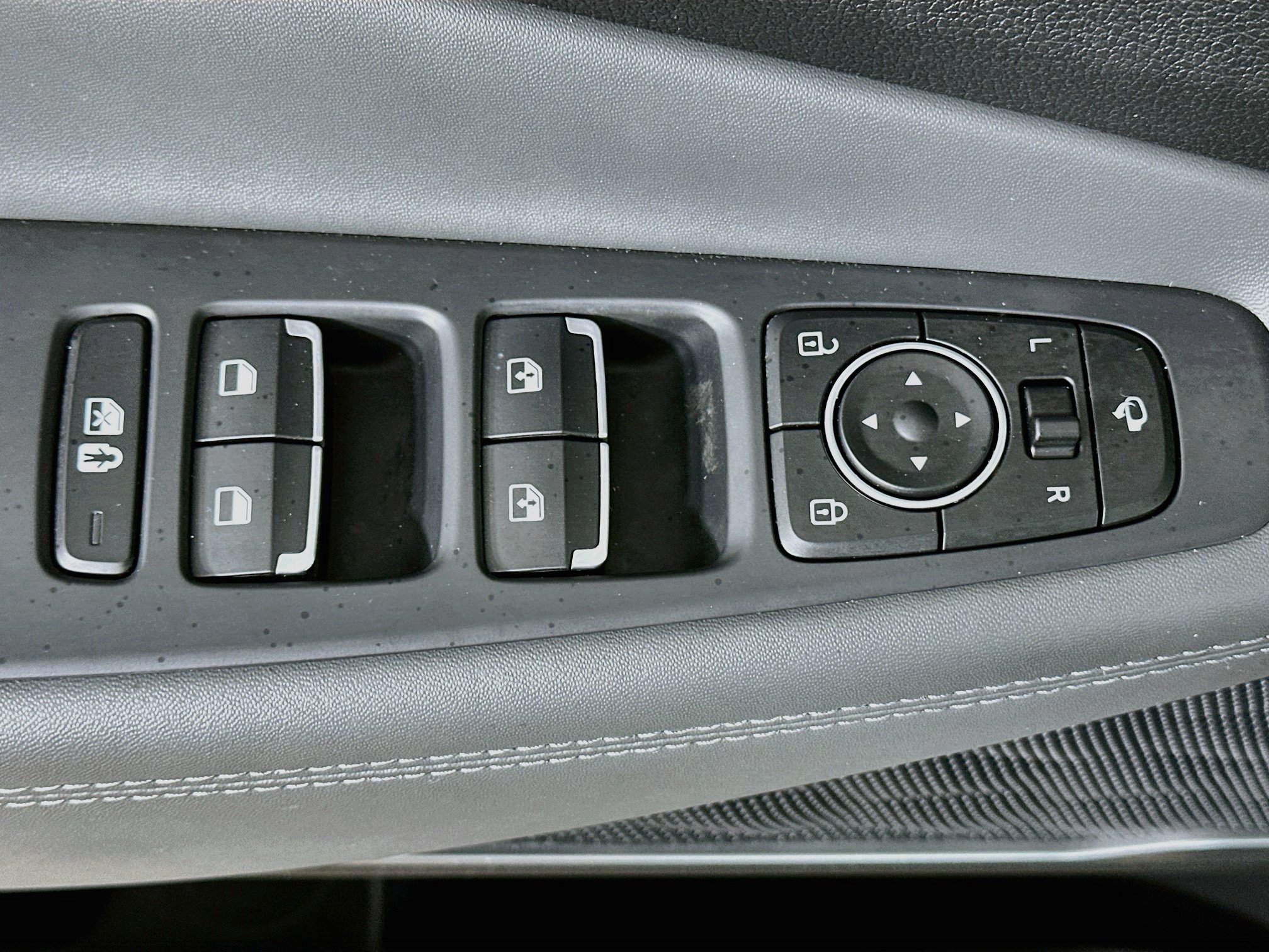 Used 2023 Hyundai Santa Fe Limited FWD image 15