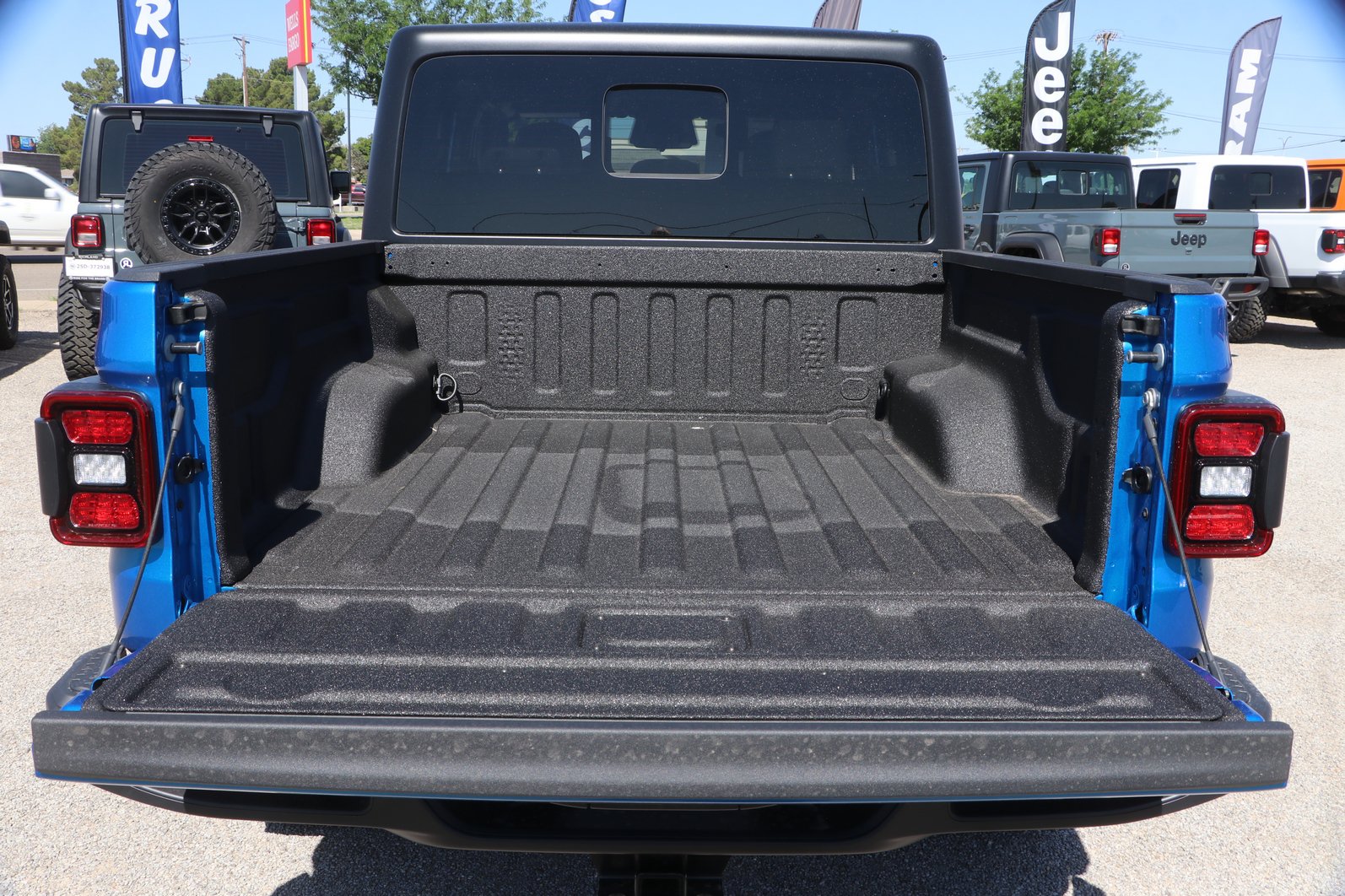 New 2026 Jeep Gladiator Mojave AWD/4WD image 27