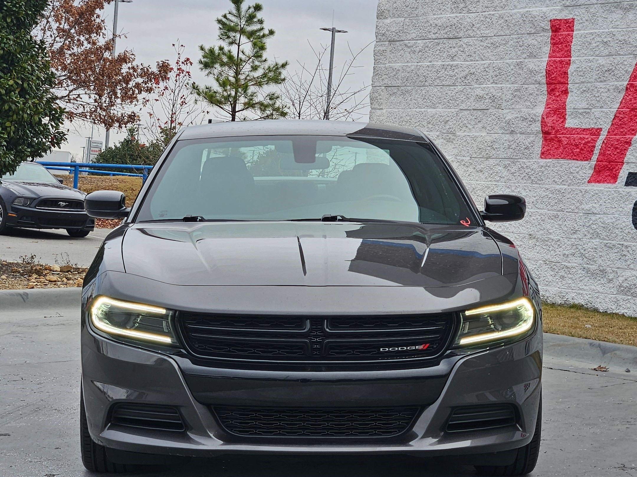 Used 2022 Dodge Charger SXT w/ Blacktop Package image 2