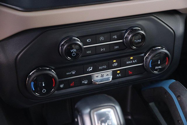 Used 2022 Ford Bronco Wildtrak AWD/4WD image 19