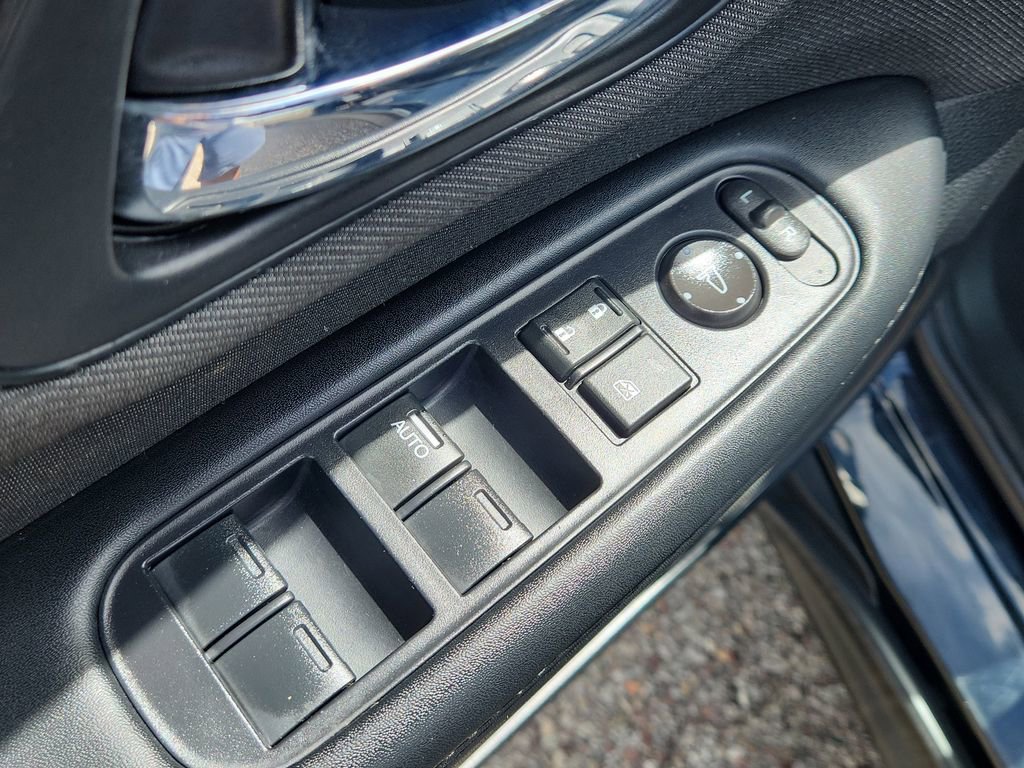 Used 2021 Honda HR-V LX image 8
