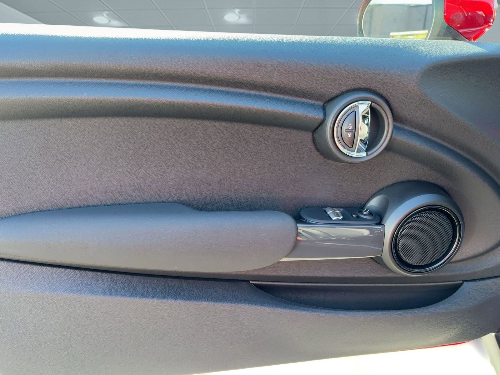 Used 2020 MINI Cooper 2-Door Hardtop w/ Storage Package image 19