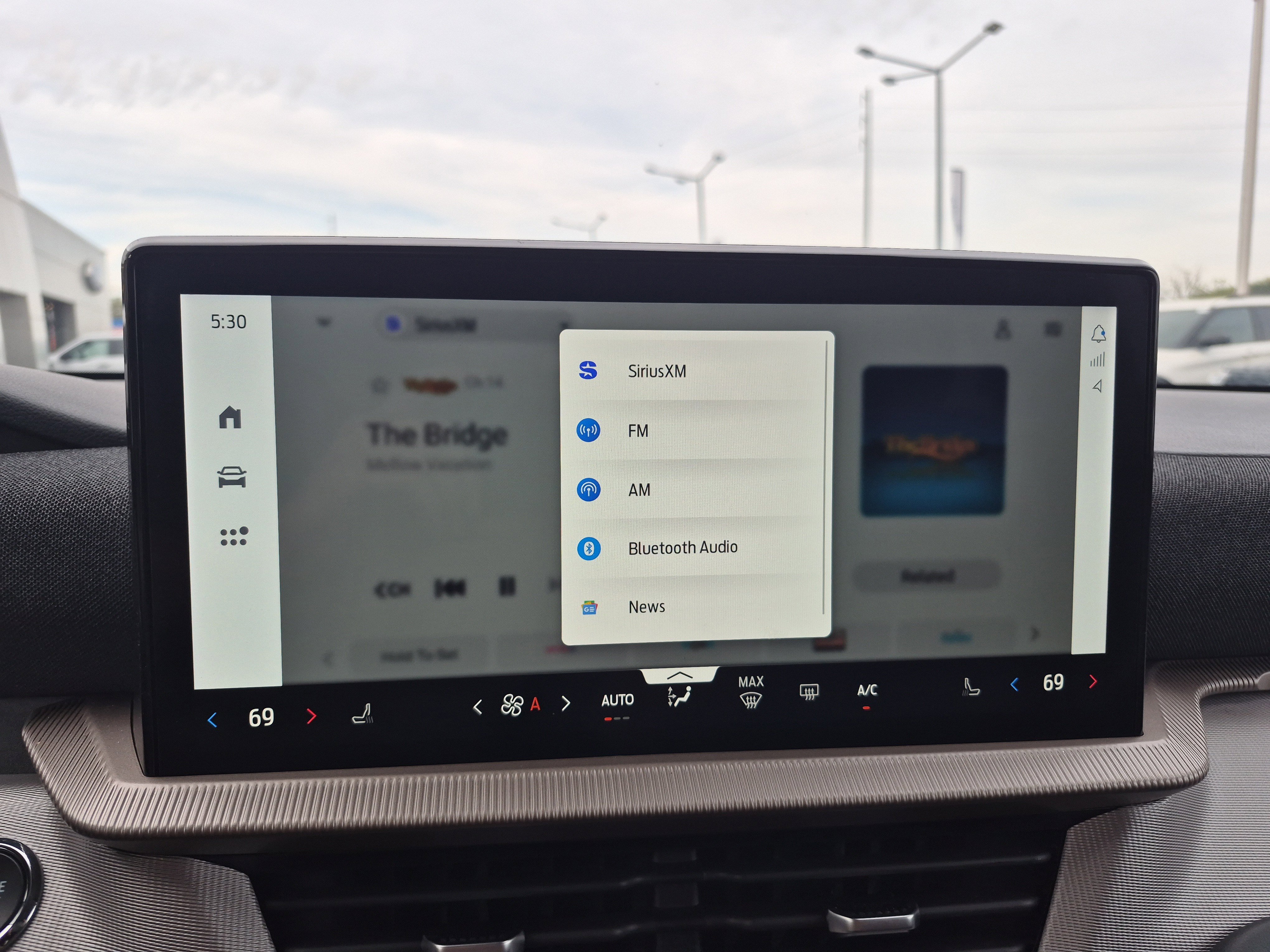 Certified 2025 Ford Explorer Active image 32