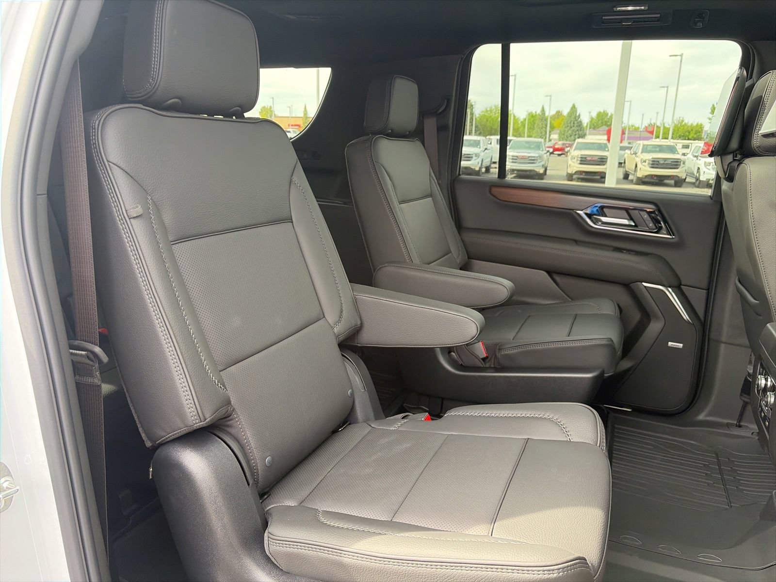New 2026 GMC Yukon XL Denali w/ Denali Reserve Package AWD/4WD image 27