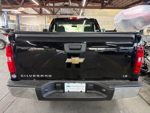 Used 2011 Chevrolet Silverado 1500 W/T w/ LS Package RWD image 3