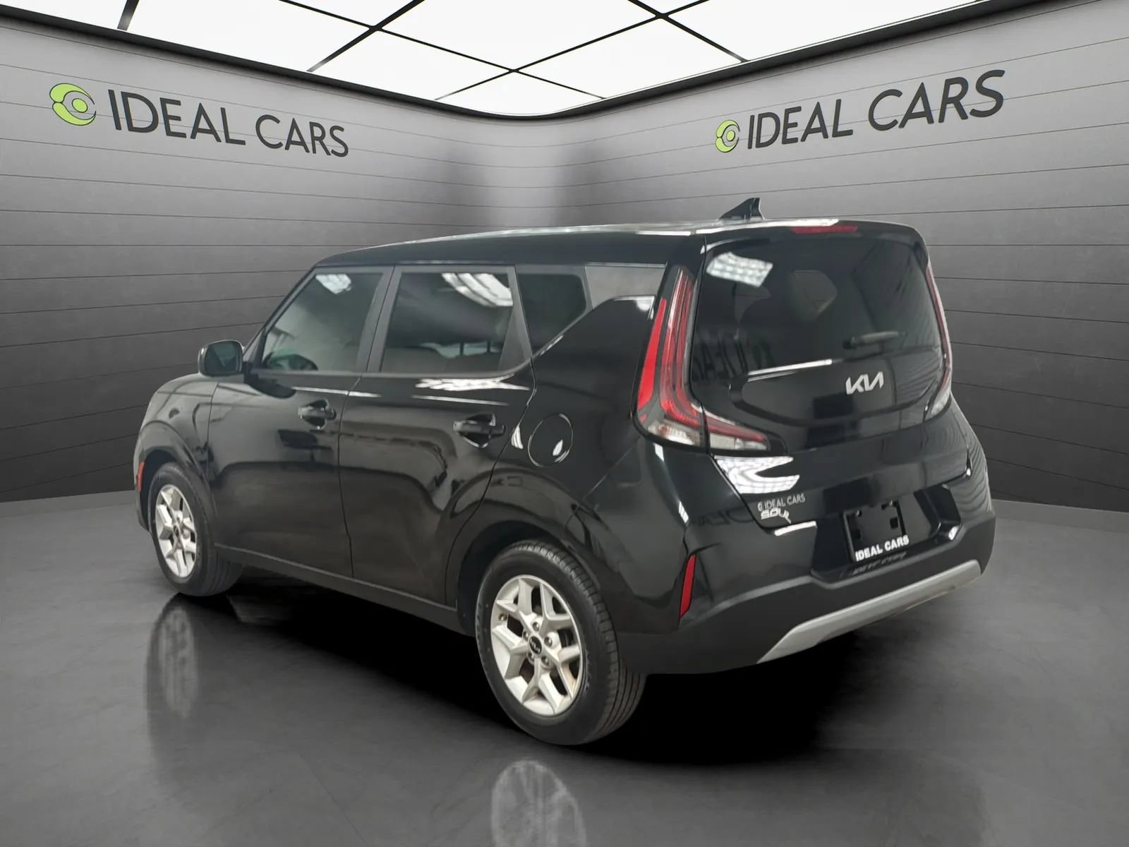 Used 2023 Kia Soul LX w/ LX Technology Package FWD image 7