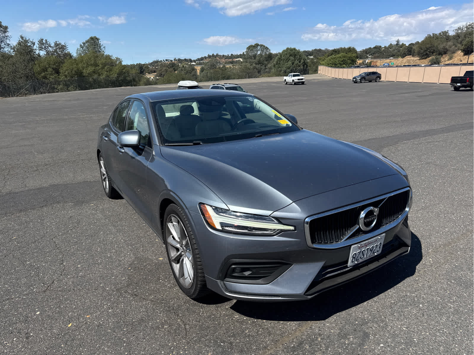 Used 2021 Volvo S60 T6 Momentum AWD/4WD image 2