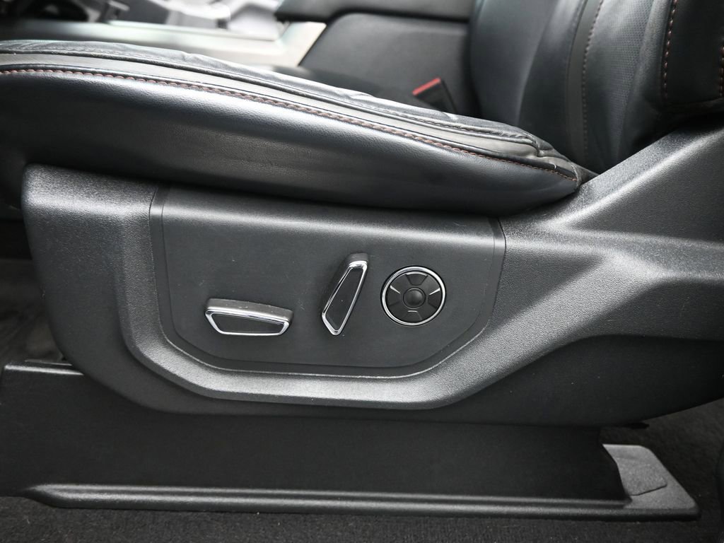 Used 2022 Ford F250 Platinum w/ FX4 Off-Road Package AWD/4WD image 10