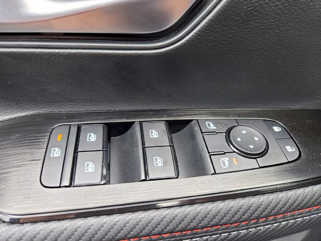 New 2027 Nissan Kicks SR w/ Cold Weather Package FWD image 14