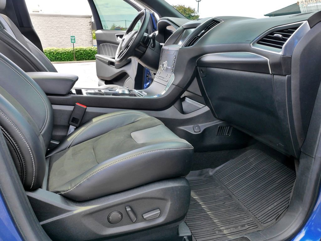 Used 2020 Ford Edge ST w/ Equipment Group 401A AWD/4WD image 12