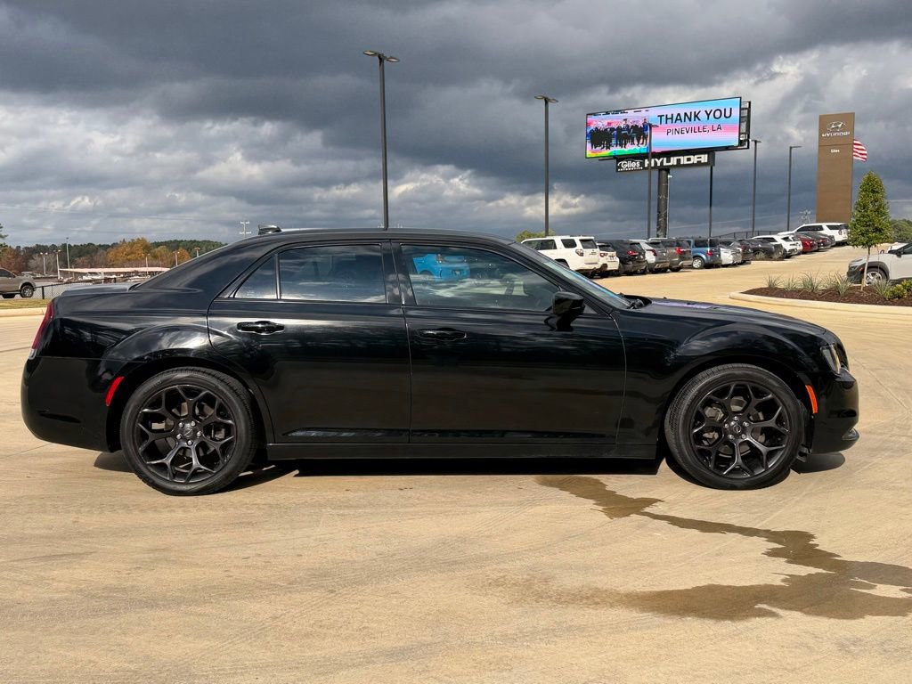 Used 2019 Chrysler 300 S image 6