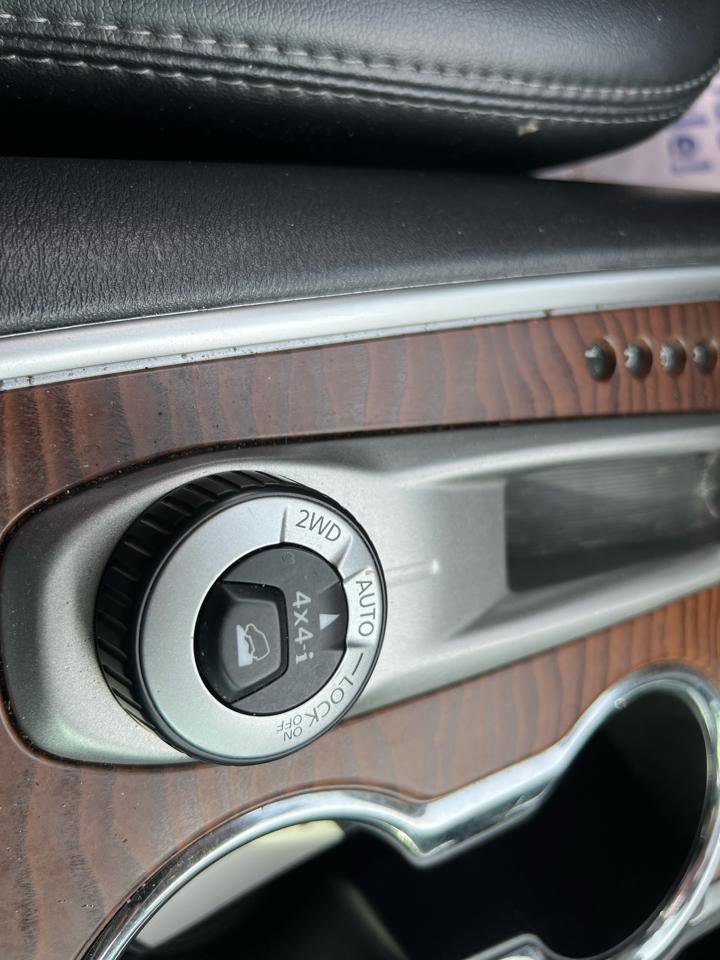 Used 2019 Nissan Pathfinder Platinum AWD/4WD image 27