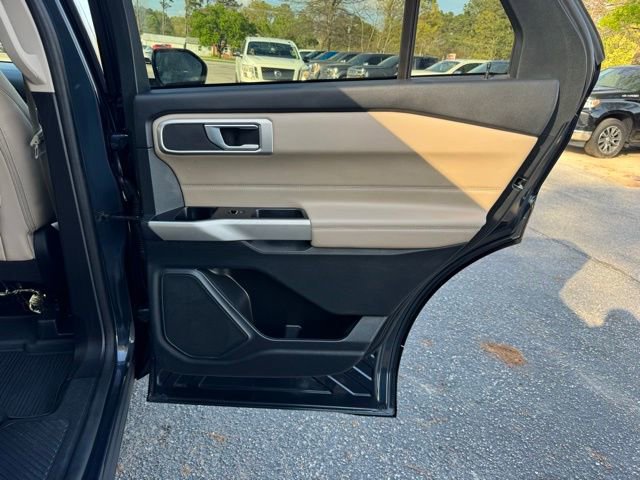 Used 2022 Ford Explorer XLT w/ Equipment Group 202A AWD/4WD image 12