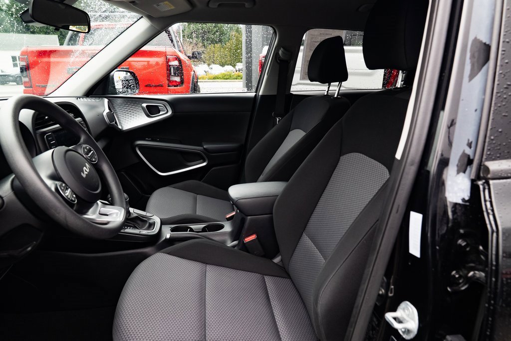 Used 2024 Kia Soul LX w/ Option Group 015 image 18