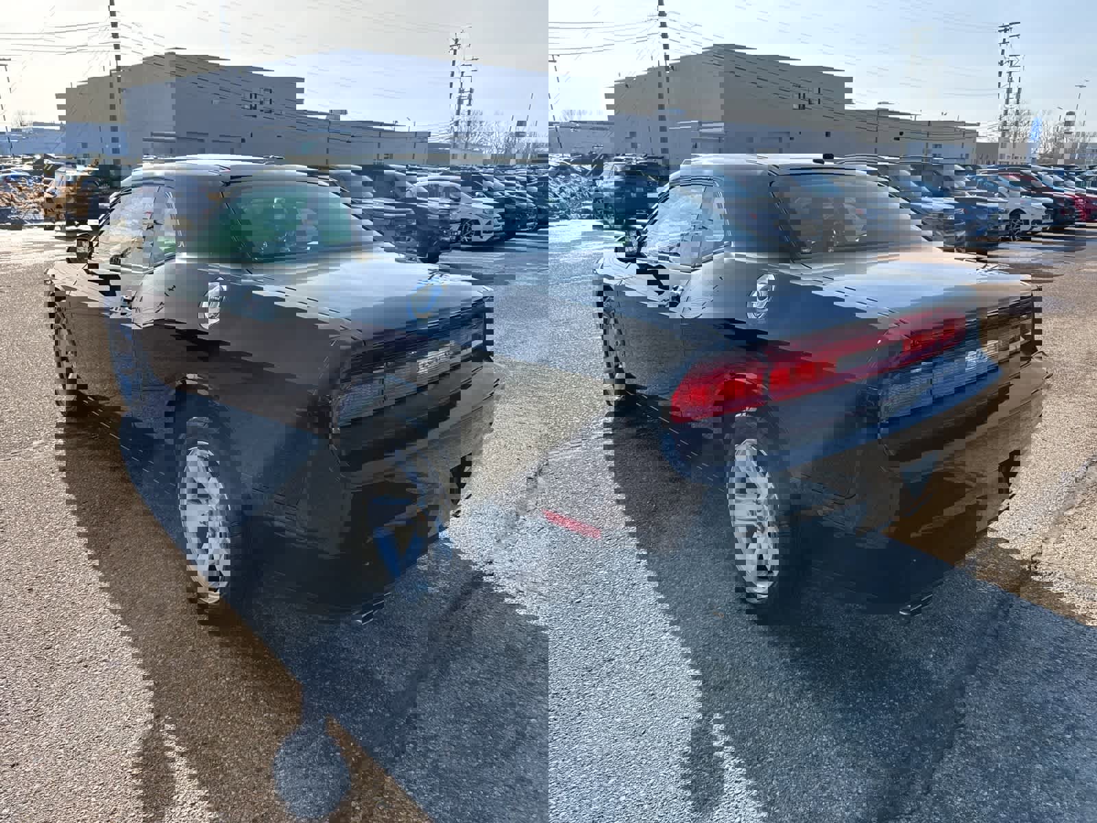 Used 2014 Dodge Challenger SXT image 2