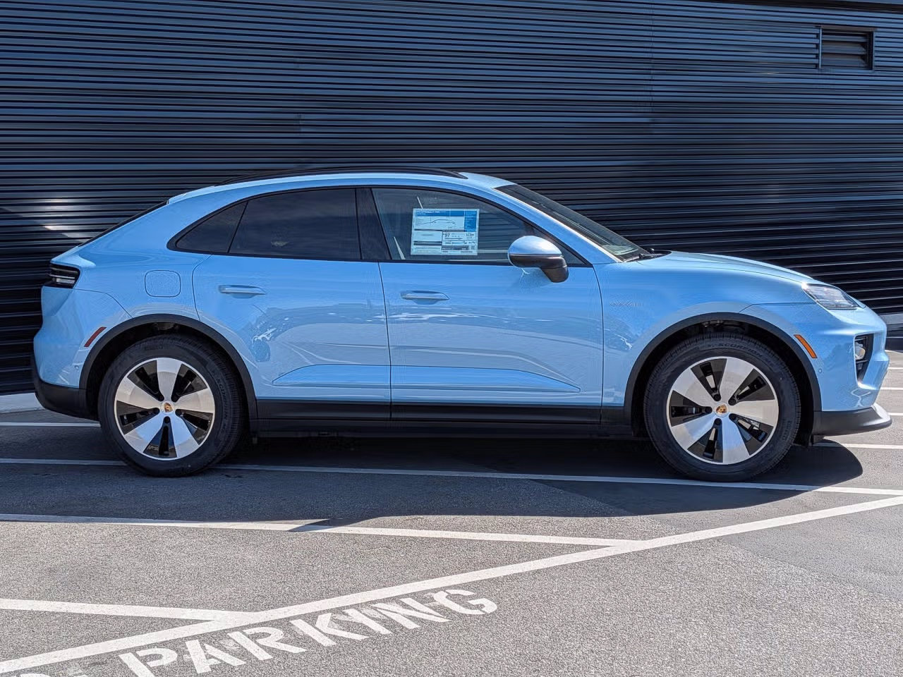 Certified 2026 Porsche Macan Electric RWD image 8