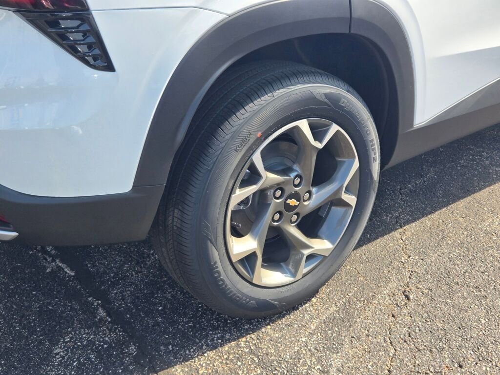 New 2026 Chevrolet Trax LT image 9