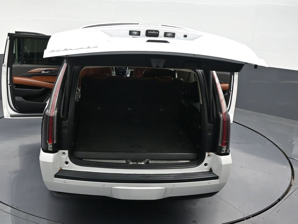 Used 2020 Cadillac Escalade ESV Premium Luxury RWD image 36