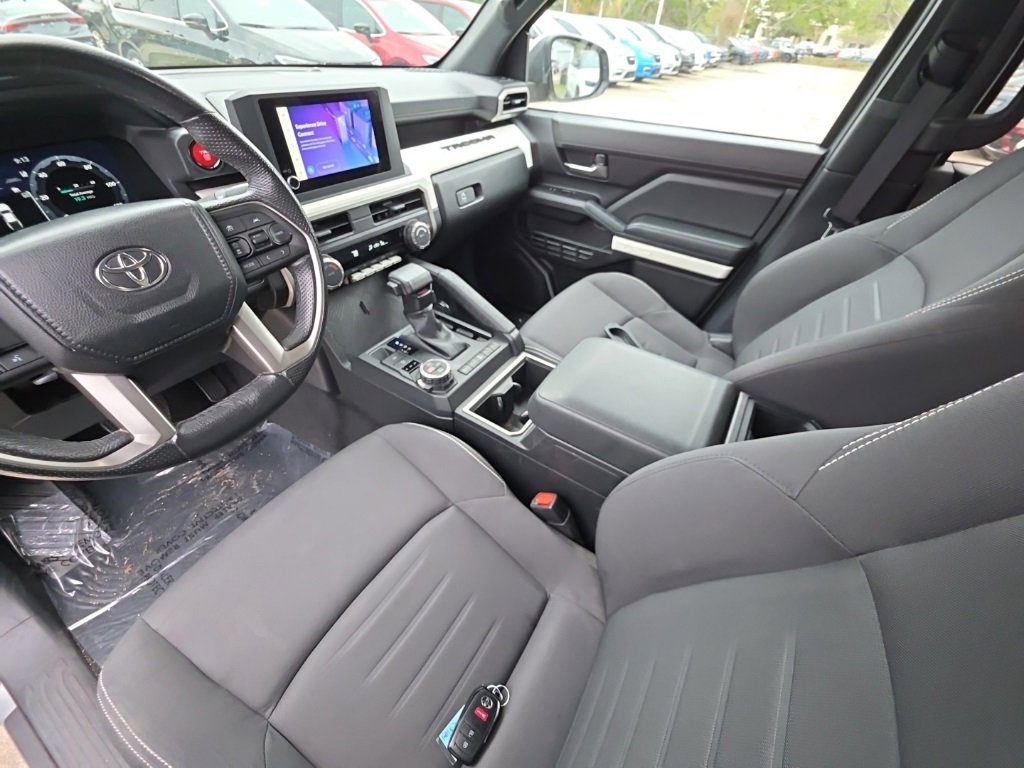 Used 2024 Toyota Tacoma TRD Off-Road image 10