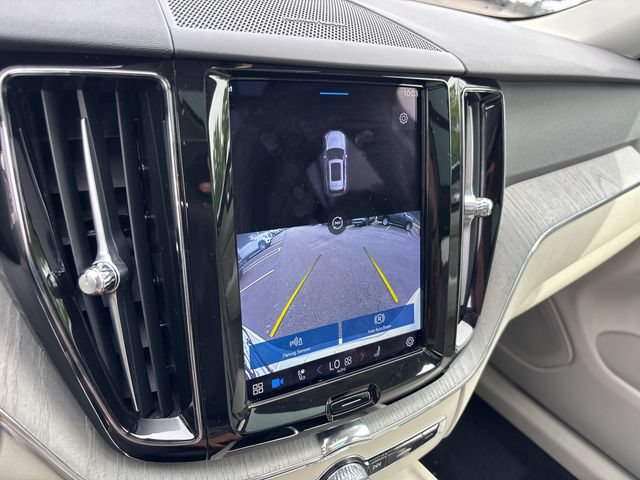 Used 2023 Volvo XC60 B5 Plus AWD/4WD image 23